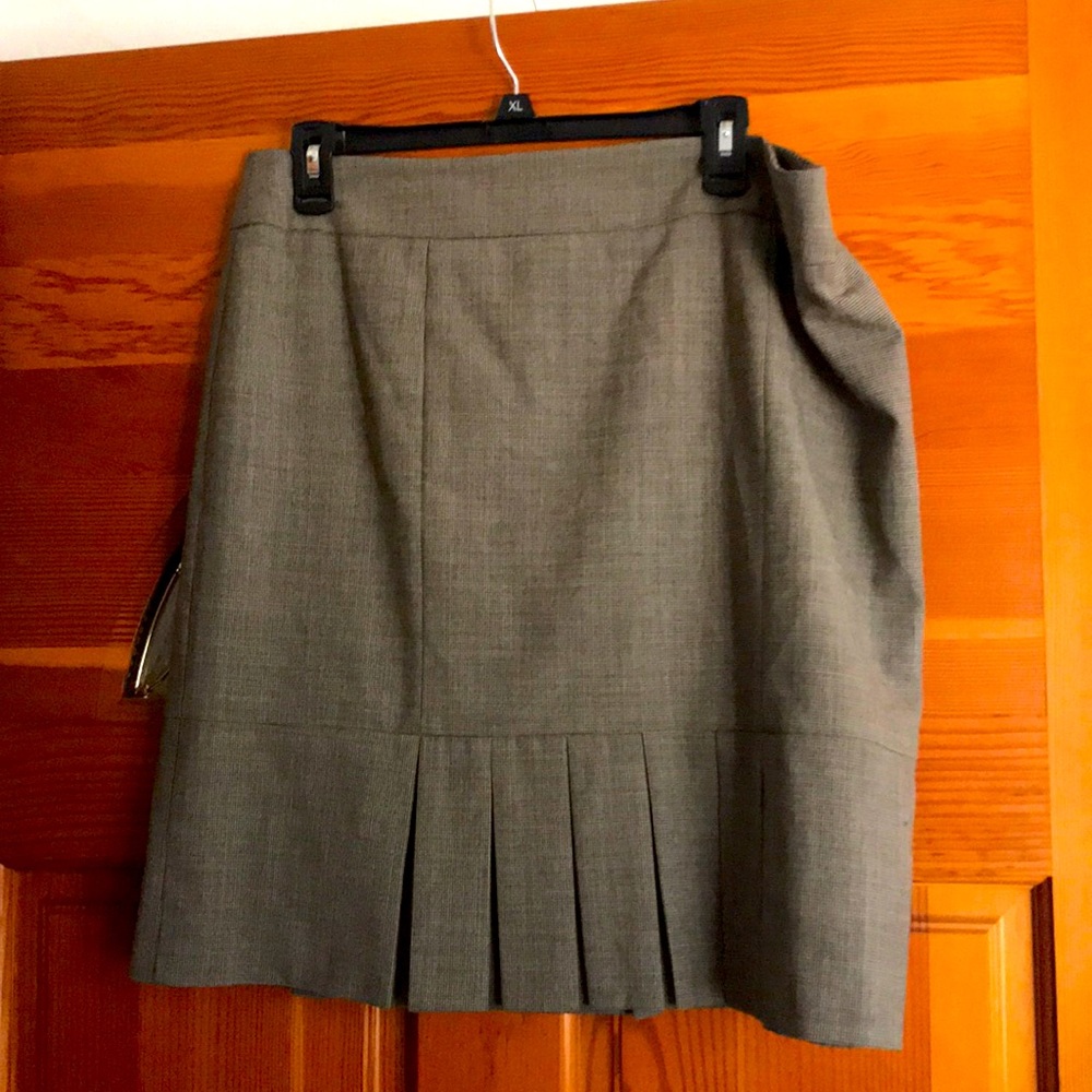 New stylish skirt and matching jacket